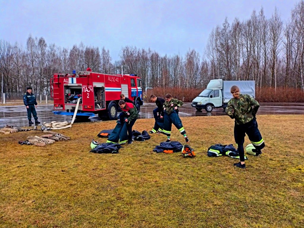 В Чашникском районе прошел районный слет клубов юных спасателей-пожарных  учреждений образования Чашникского района в городе Новолукомль | Новости  РОЧС | | Чашникский район | Чашники | Новости Чашников | Новости  Чашникского района | Чашникский райисполком